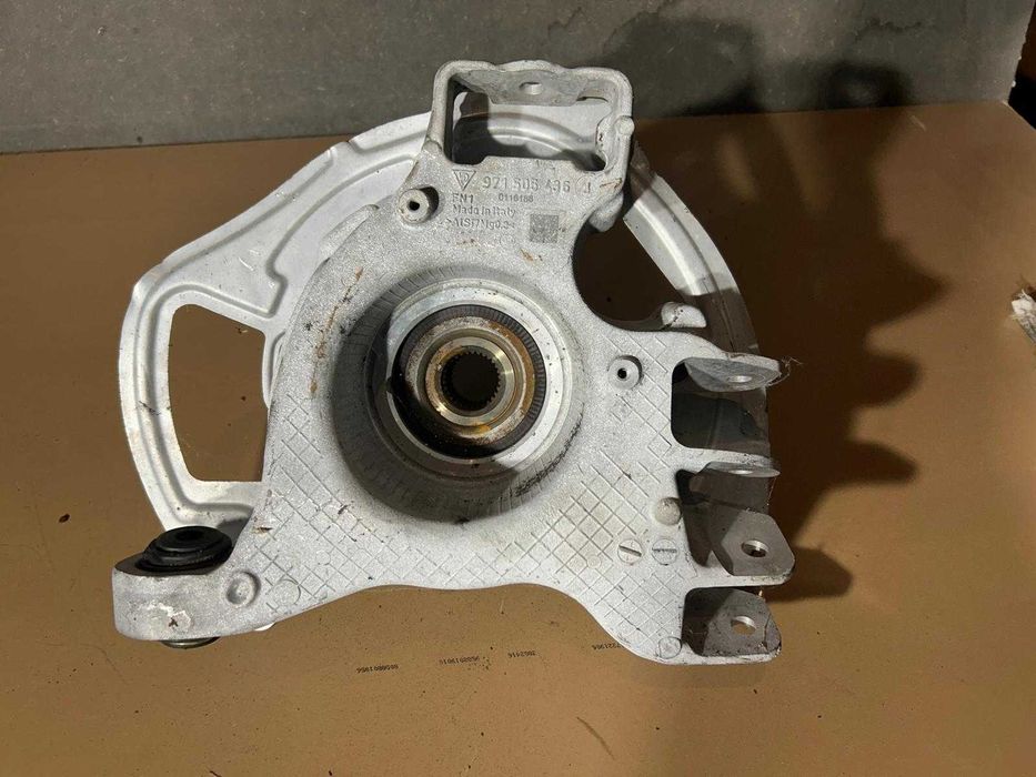 Zwrotnica Panamera 4S