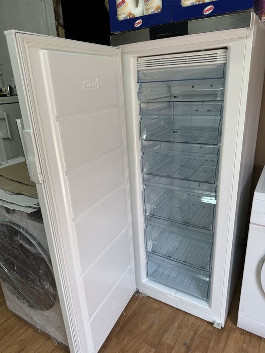 Морозильна камера Koenic nofrost