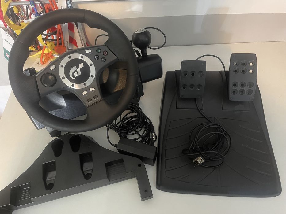 Volante Logitech Driving Force Pro como novo