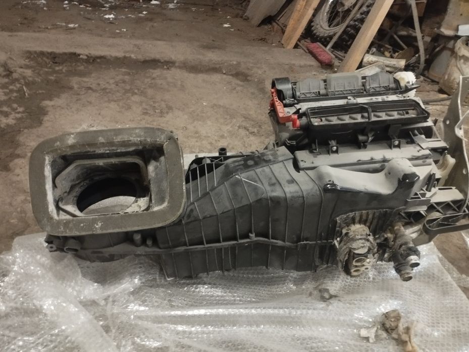 Корпус пічки, пічка в сборі jetta MK 6