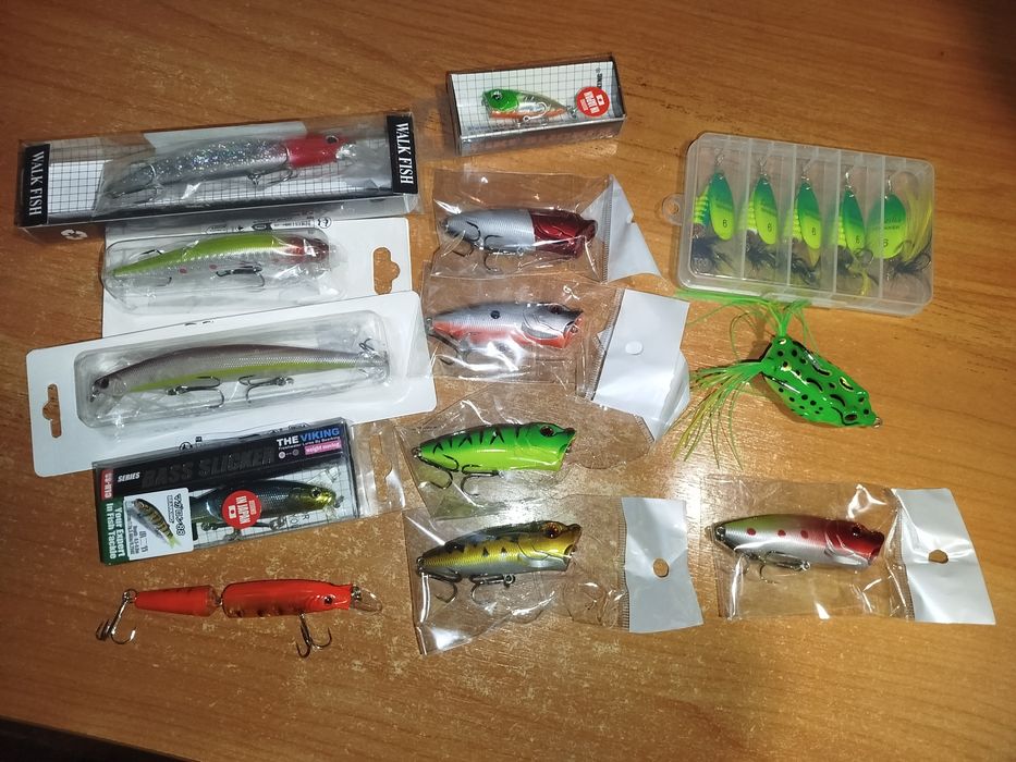 Продам приманки на окуня і щуку