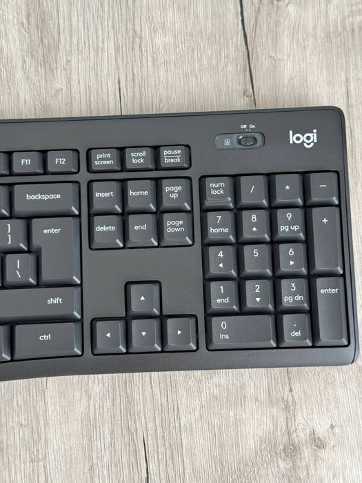Комплект (клавіатура, миша) Logitech MK295 Wireless Combo Black NL
