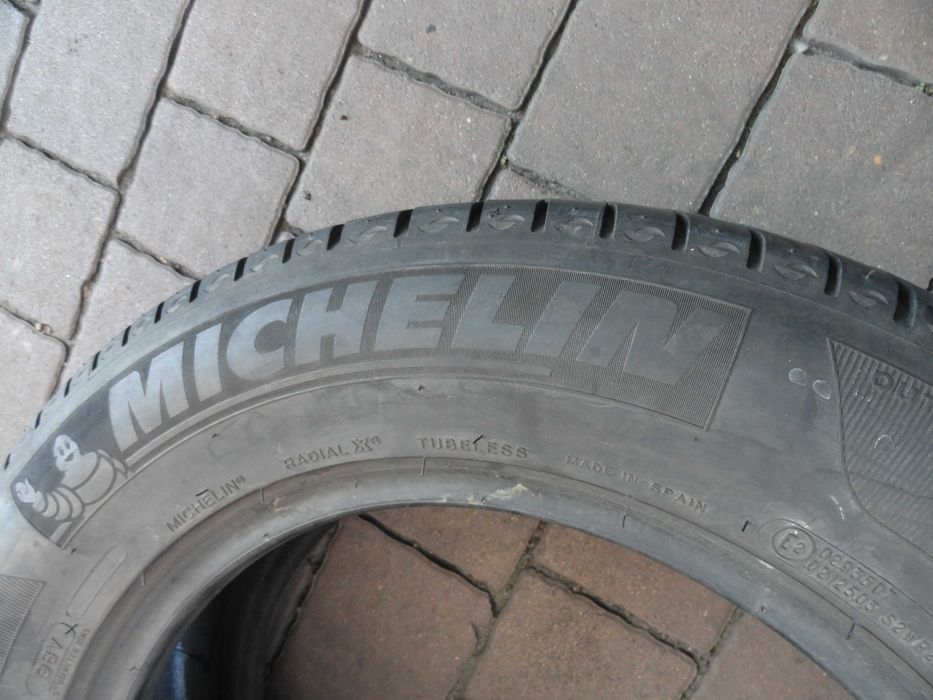 225/60R16 Michelin Primacy HP