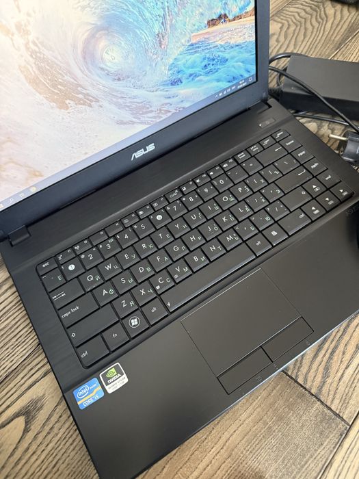 Ноутбук ASUS P43SJ + зарядка та миша