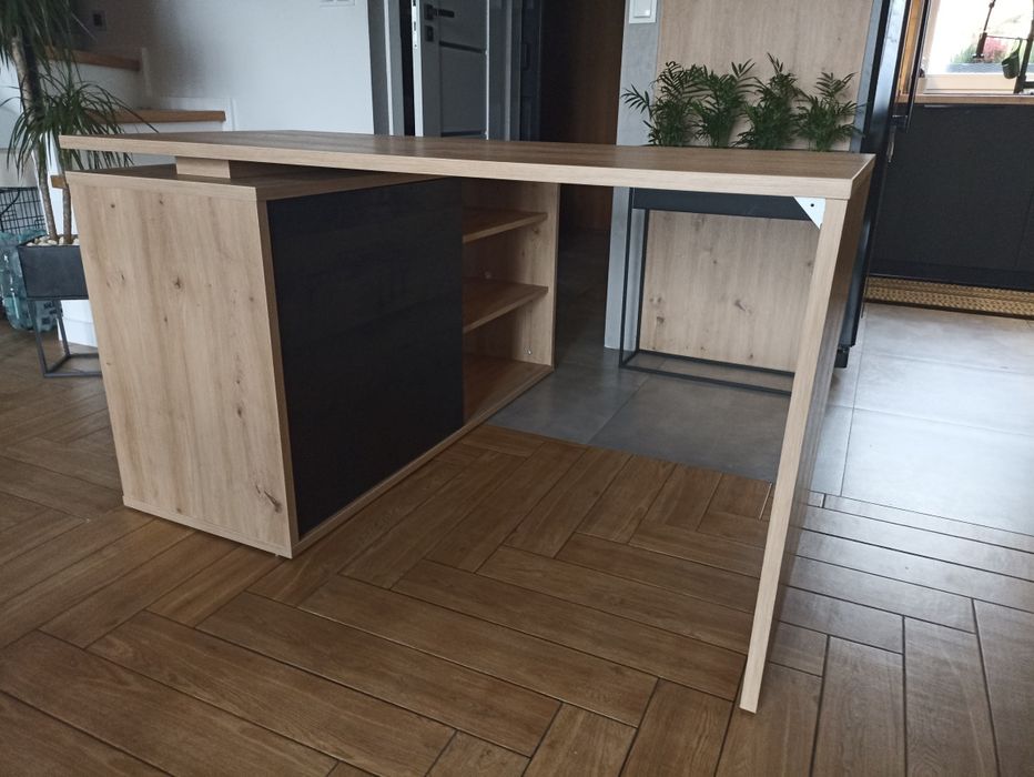 Biurko narożne nowe.