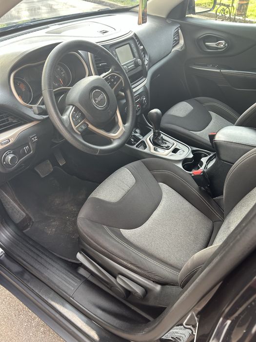 Продам Jeep cherokee
