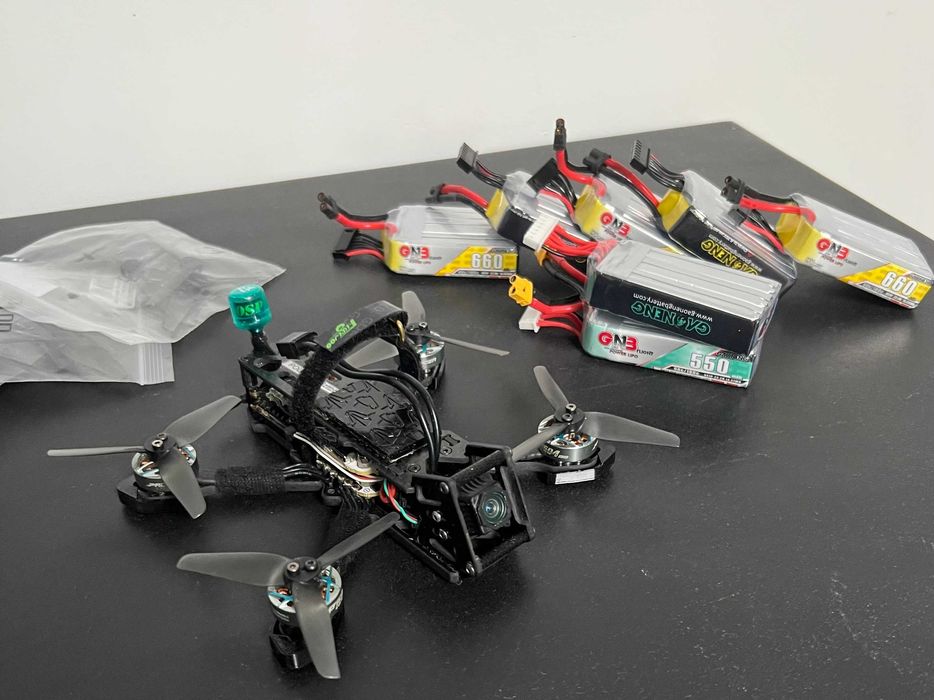 Dron FPV 3  sub250 Flywoo elrs 2,4 dji o4 lite