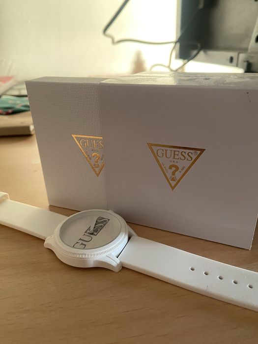 Relógio Guess com caixa