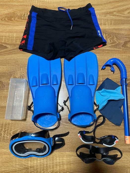 akcesoria basenowe płetwym spodenki, okularki, czepek, rurka, gogle
