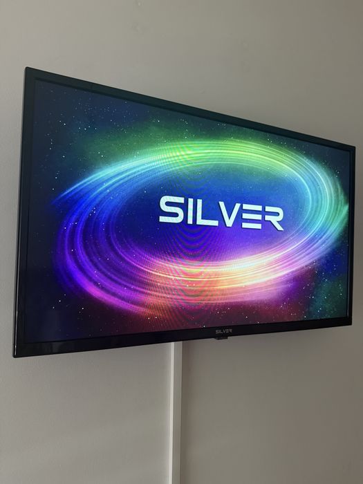 Tv smart 32”  Silver