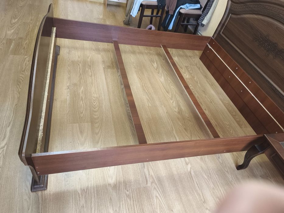 Двоспальне ліжко