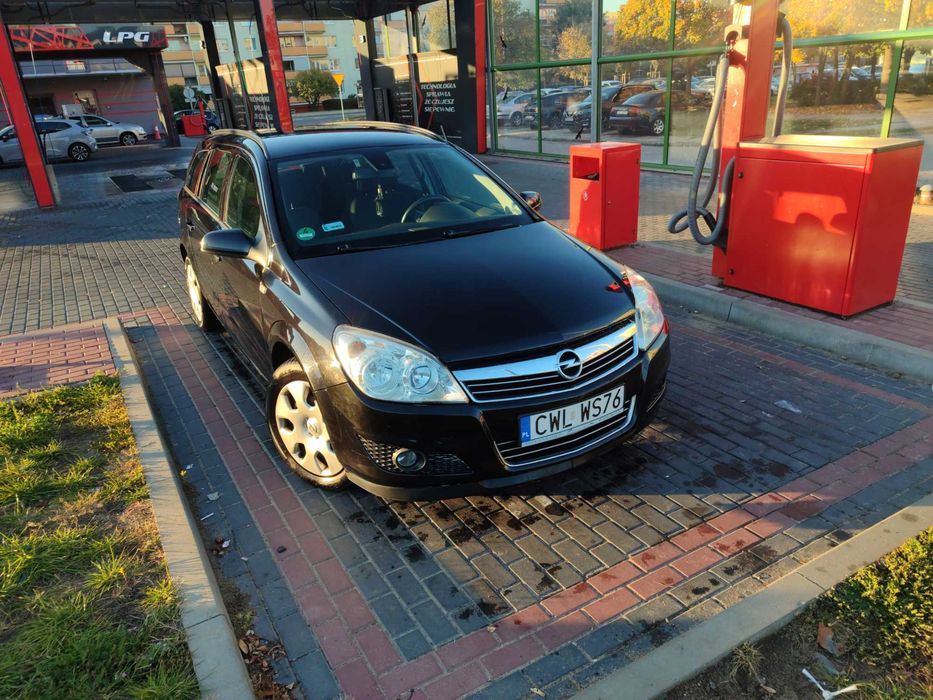 Opel Astra h 1.6 gaz benzyna