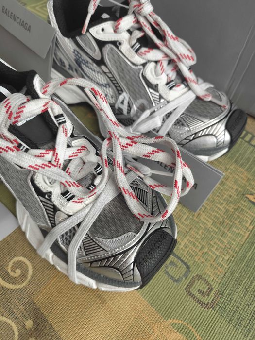 Modne adidasy BB 40. Unisex