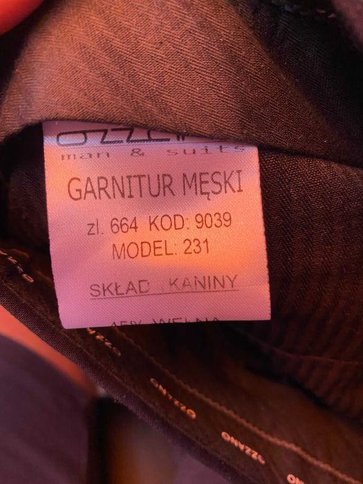 Garnitur OZZANO marynarka spodnie poszetka