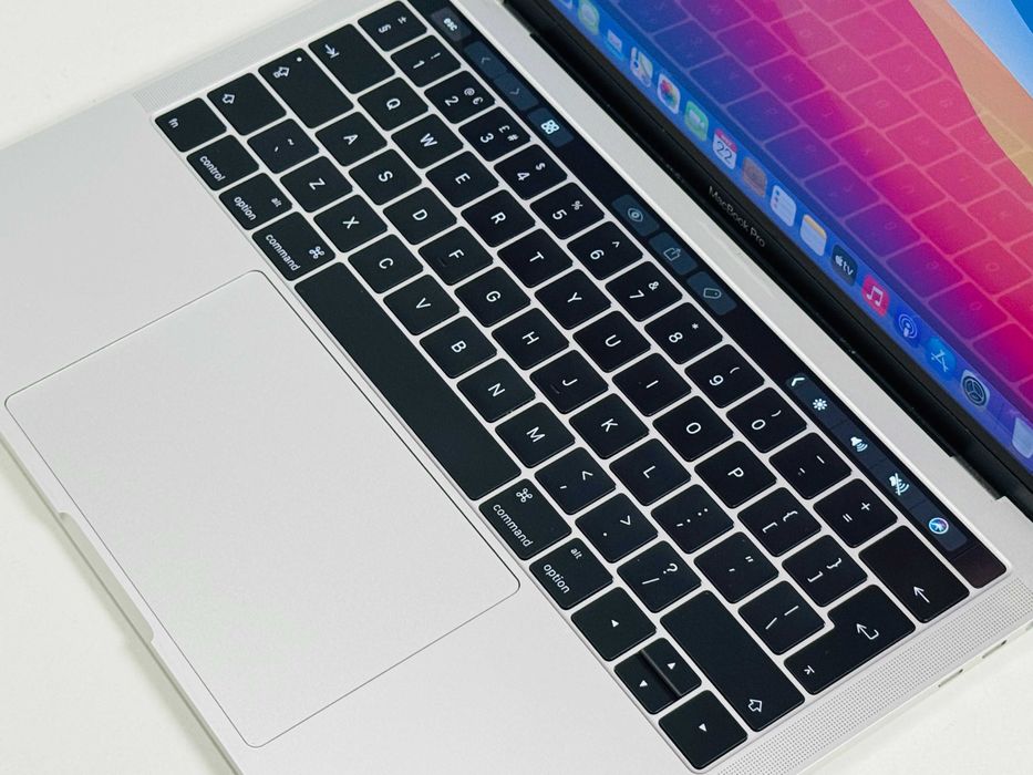 MacBook Pro 13インチ2017年代 i5/8Gb/256GB MacBook Pro 13インチ (2017年モデル) / Core i5 / 256GB SSD