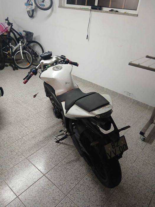 Vendo mota 125 em bom estado