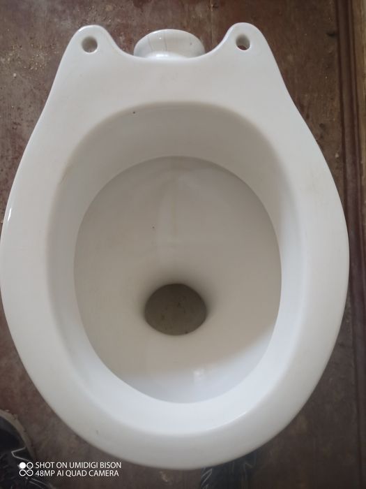 Продам унитаз б/у но в чудовому стані