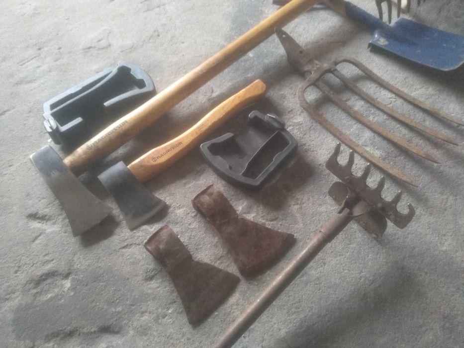 Grabie szpadle siekiery sekatory widły wiadro taczka rekawice