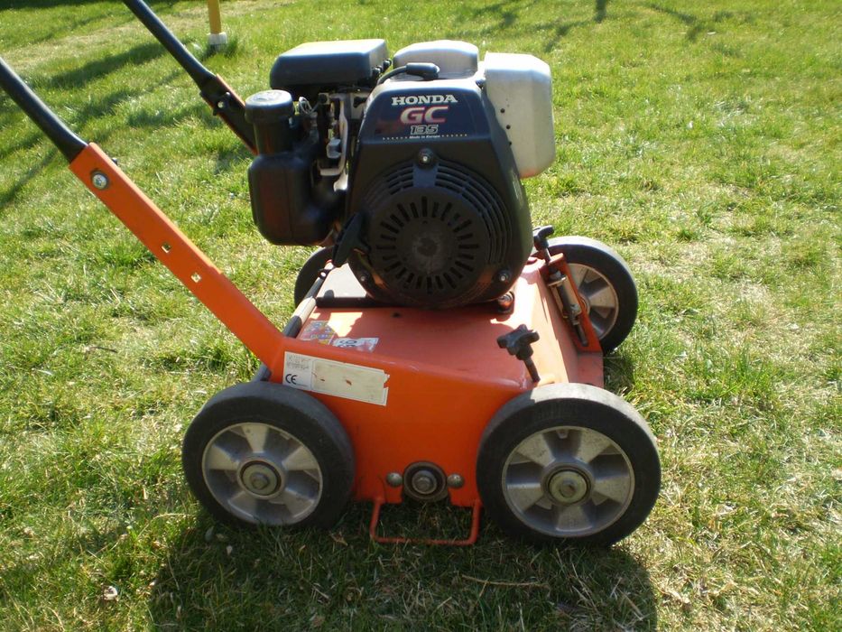 wertykulator spalinowy