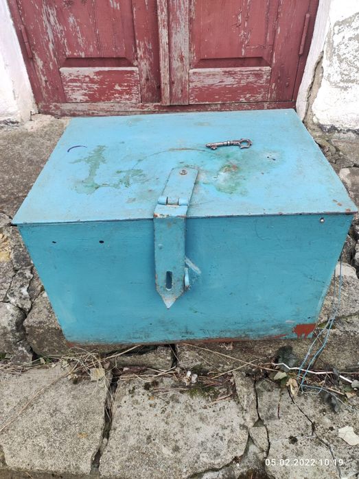 Сейф радянський касовий, кріпиться до підлоги