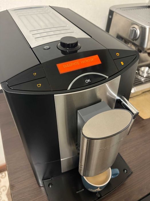 Кофеварка Miele CM5200 кофемашина кавоварка, є відео!