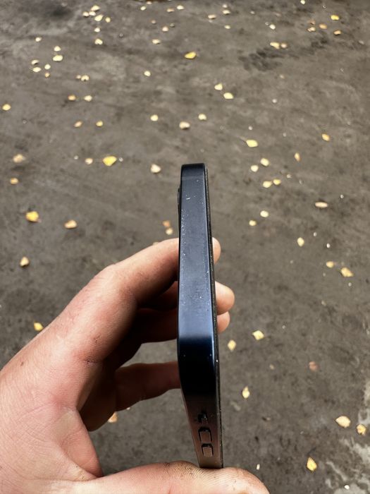 iPhone 12 продам