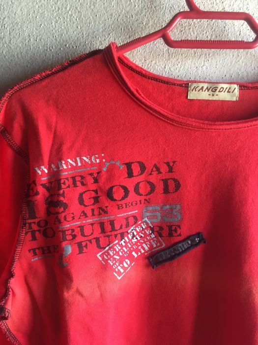 Camisola vermelha Kangdili