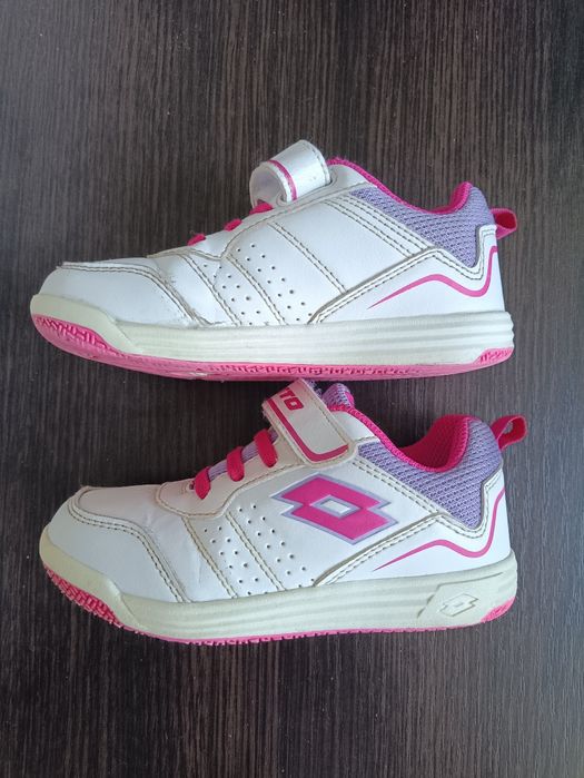 Дитячі білі кросівки