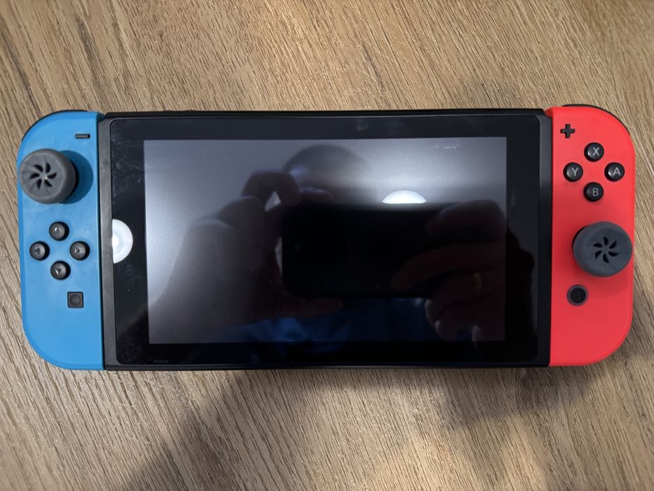 Nintendo Switch V2 super stan + gry i dodatki