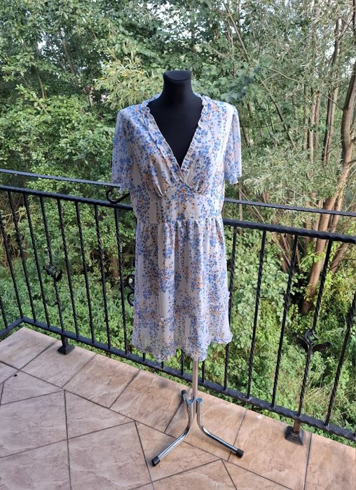 Sukienka midi w kwiaty marka Shein rozmiar XXL 44 / XXXL 46 plus size