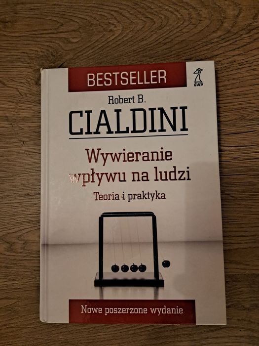 Książka "Wywieranie wpływu na ludzi"
