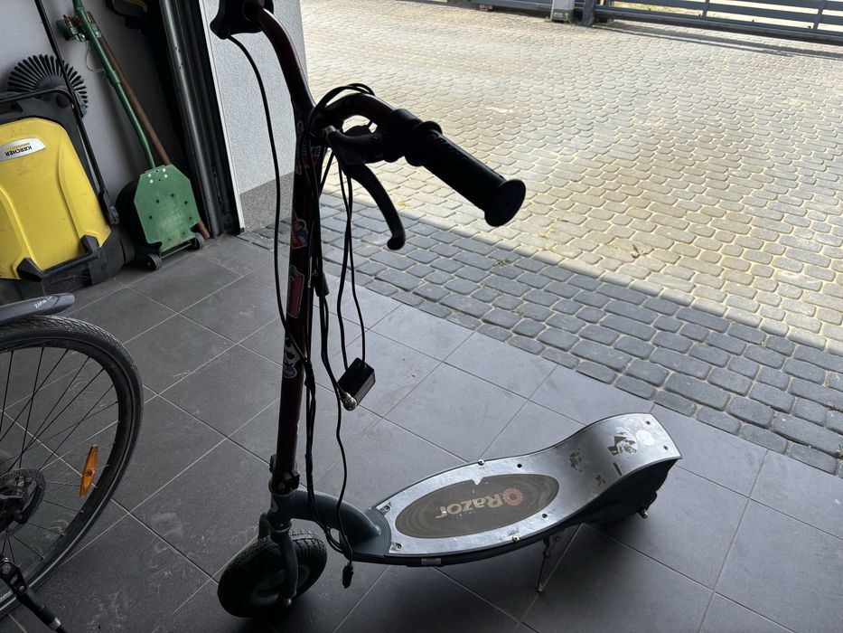 Hulajnoga elekyryczna marki Razor