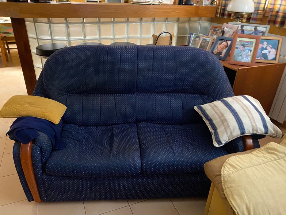 Dois sofas usados