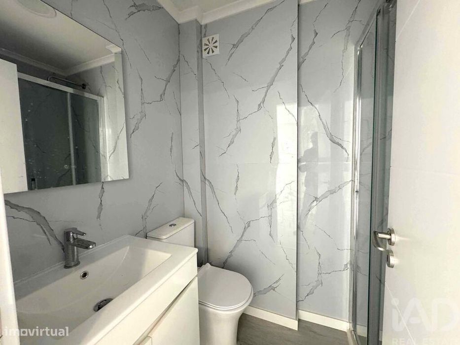 Apartamento T2 em Benfica de 56 m2