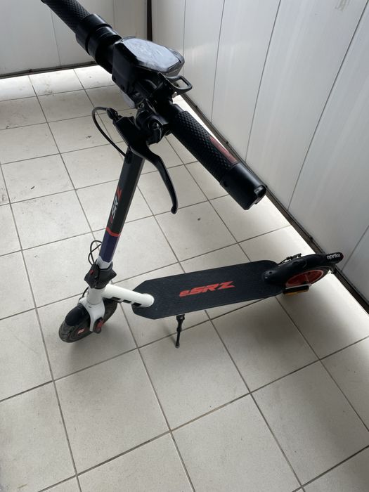 Електросамокат Aprilia eSRZ