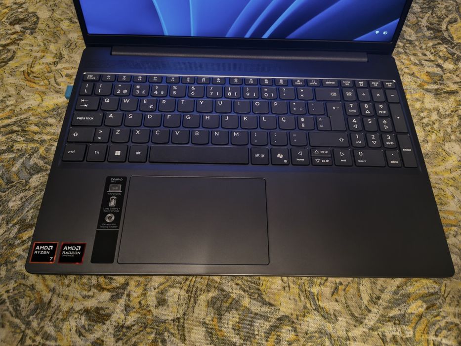 Lenovo IdeaPad Slim 3 – Como Novo | Ryzen 7 | 16 GB RAM | SSD 1 TB | Garantia 4 Anos