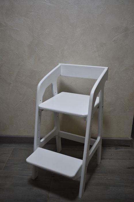 Дитячий зростаючий стілець
