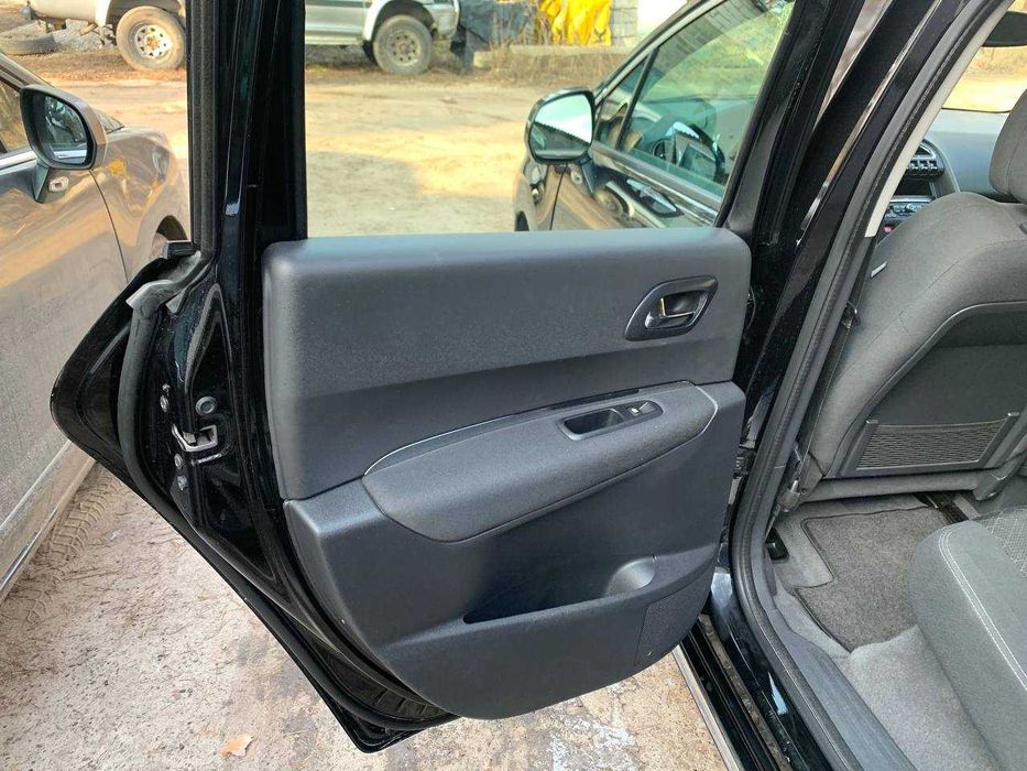 ПЕЖО 3008 2015 року