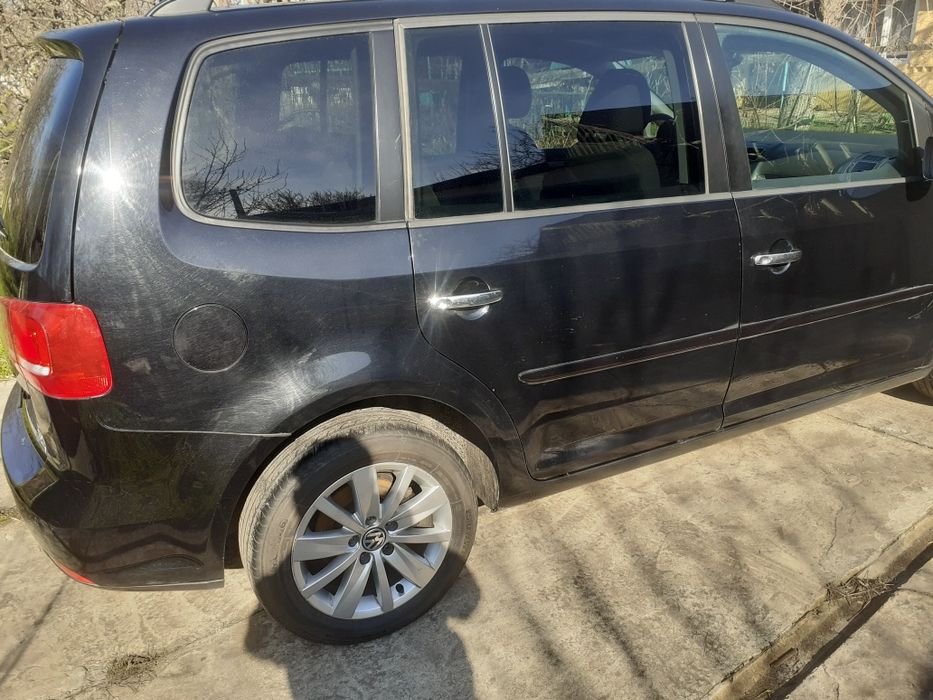 Volkswagen.ТОУРАН 2010г.1.6диз.