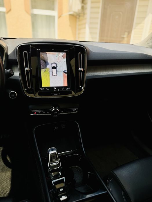 Volvo XC40 1.5PHEV AWD R-Design 2022рік Official