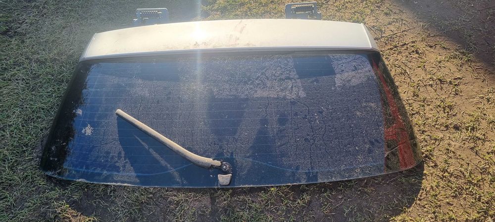 BMW E61 szyba klapy tył