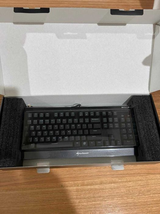 Teclado Gaming Mecânico Sharkoon Skiller SGK3 Novo