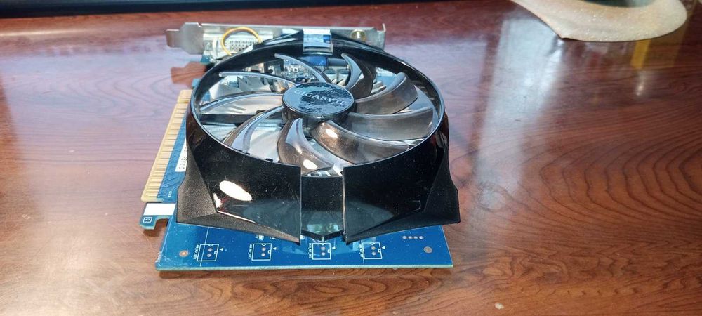 Gigabyte GV-N730D5-2GI Rev:1.0