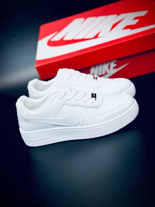 Белоснежные кеды Nike force женские кроссовки на каждый день кожаные