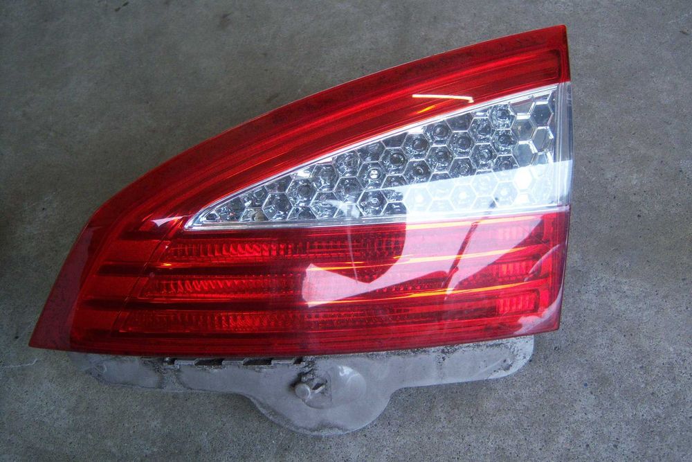 Ford mondeo MK4 kombi lampa prawy tył w klapę