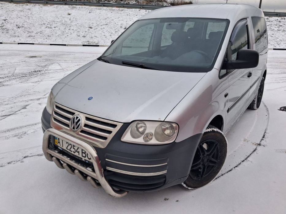Продам фольксваген каді.Бензин 1.4 Машина в робочому стані.Салон чистий,сидіння трансформер великий вмісткий багажник.По документах пасажир.