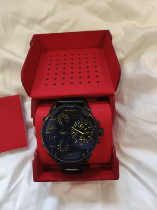 Продам годинник Diesel