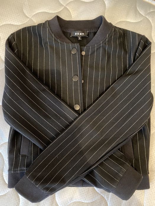 Продам костюм DKNY на девочку 12 лет XS