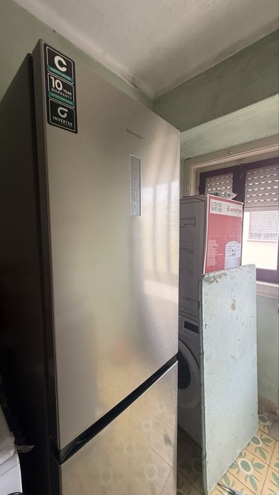 Frigorífico Combinado HISENSE RB390N4BCC (No Frost - 186 cm - 304 L - Inox)