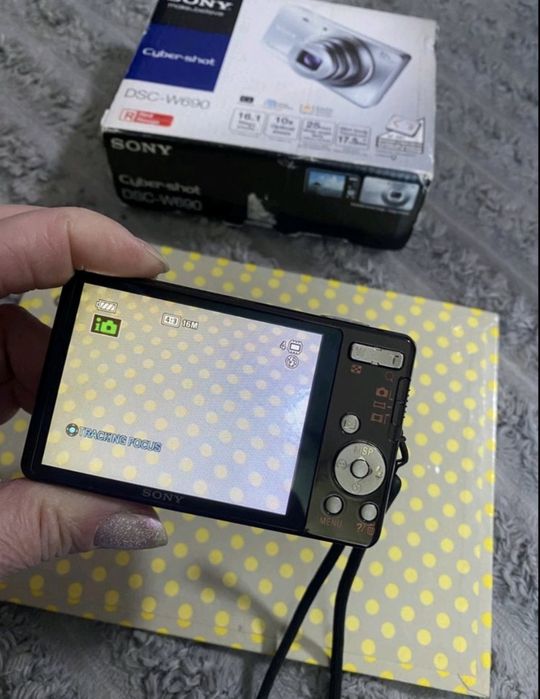 Цифровий фотоапарт Sony